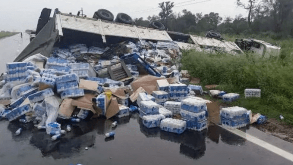Un camión que llevaba cervezas volcó en la&nbsp;ruta