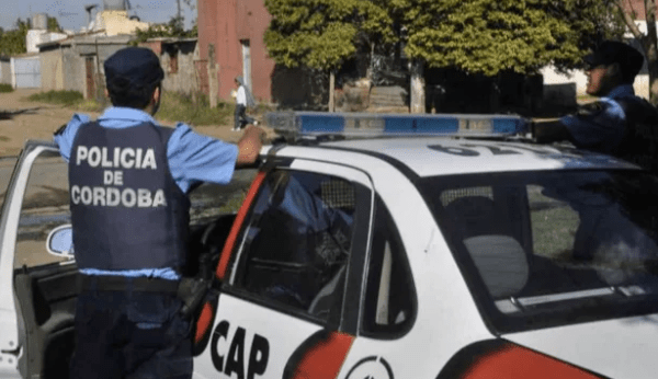 Un chico entró a su casa y encontró a sus padres&nbsp;muertos